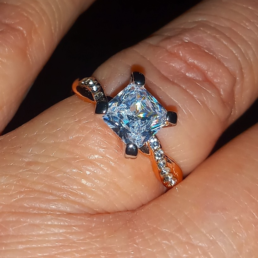😘AAA 2 Carat Diamond CZ Rose Gold Solitare Size 7